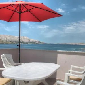 Petros Pag Apartment